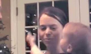 爸爸当着妈妈的面跟我偷偷亲密,怎么办 当着爸爸妈妈的面做